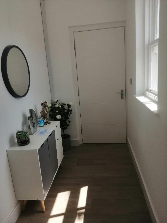 Apartment No 8 - Stay In Style In The Heart Of The Cathedral City. Truro Exterior photo