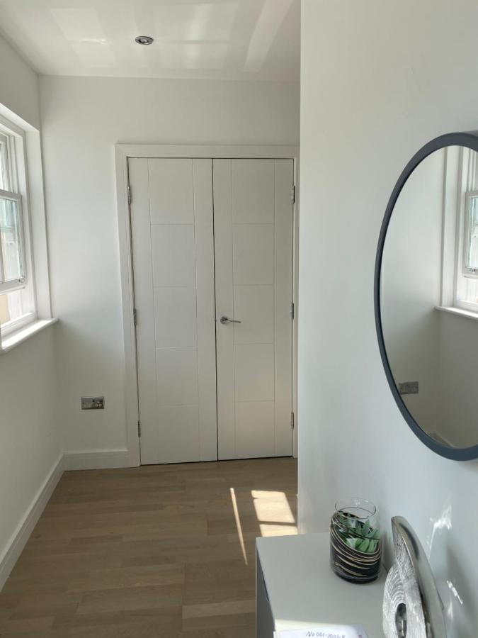 Apartment No 8 - Stay In Style In The Heart Of The Cathedral City. Truro Exterior photo